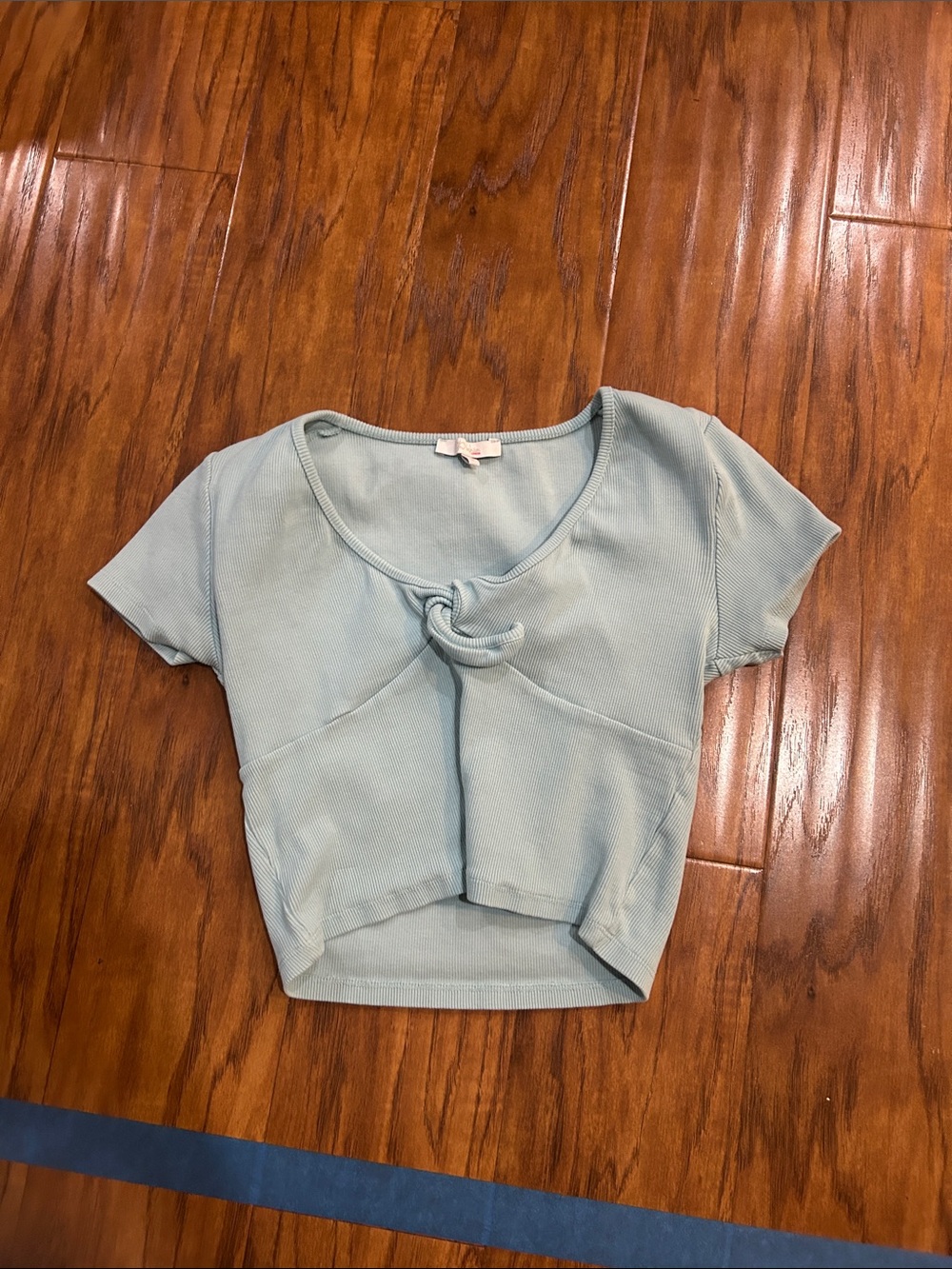 Knot-Front Scoop Neck Crop Top in Light Blue
